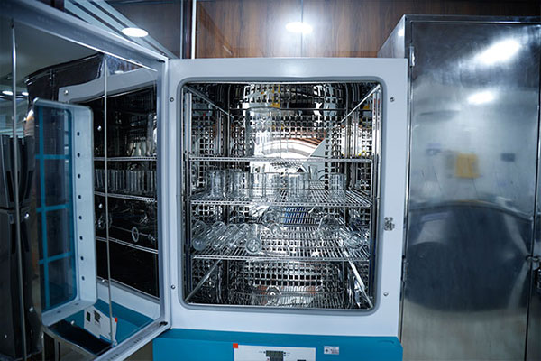Salt spray chamber
